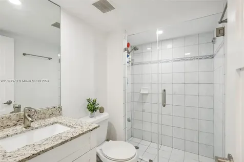 2401 Collins Avenue Miami Beach FL 33140