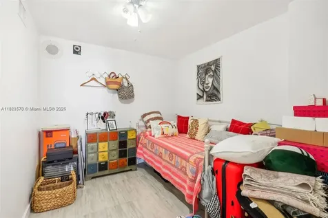2401 Collins Avenue Miami Beach FL 33140