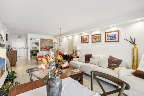 2401 Collins Avenue Miami Beach FL 33140