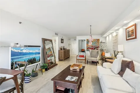 2401 Collins Avenue Miami Beach FL 33140