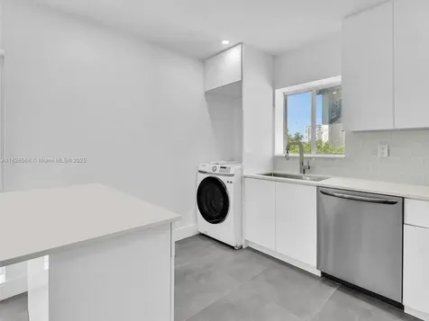 11900 N Bayshore Drive North Miami FL 33181