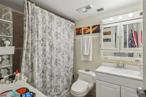 2401 Collins Avenue Miami Beach FL 33140