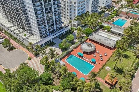 2401 Collins Avenue Miami Beach FL 33140