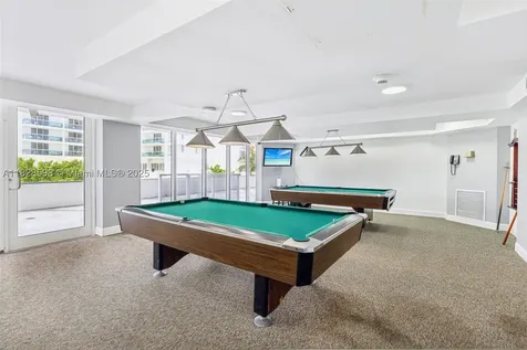 2401 Collins Avenue Miami Beach FL 33140