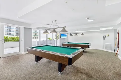 2401 Collins Avenue Miami Beach FL 33140