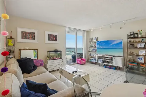 2401 Collins Avenue Miami Beach FL 33140