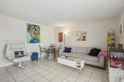 2401 Collins Avenue Miami Beach FL 33140