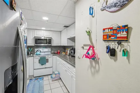 2401 Collins Avenue Miami Beach FL 33140