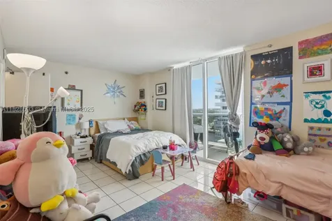 2401 Collins Avenue Miami Beach FL 33140