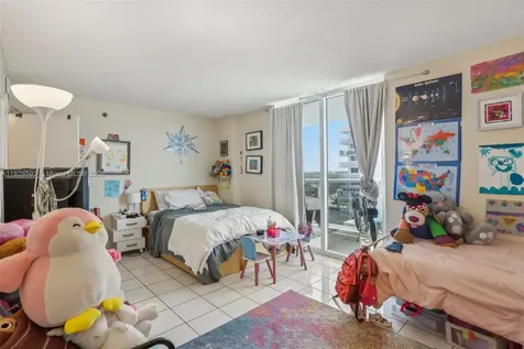 2401 Collins Avenue Miami Beach FL 33140