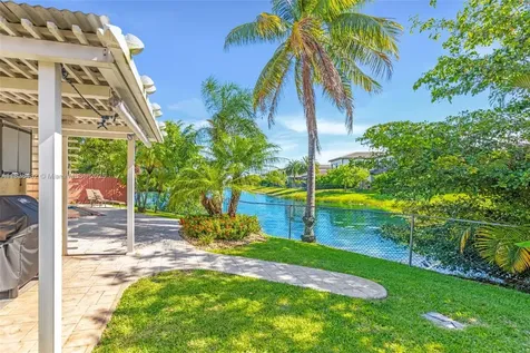 220 SW 113th Terrace Pembroke Pines FL 33025