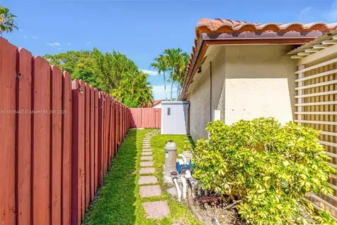 220 SW 113th Terrace Pembroke Pines FL 33025