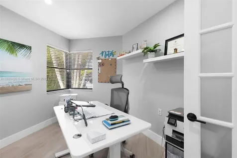 220 SW 113th Terrace Pembroke Pines FL 33025