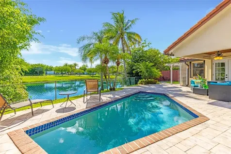 220 SW 113th Terrace Pembroke Pines FL 33025