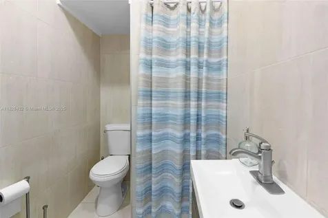 220 SW 113th Terrace Pembroke Pines FL 33025