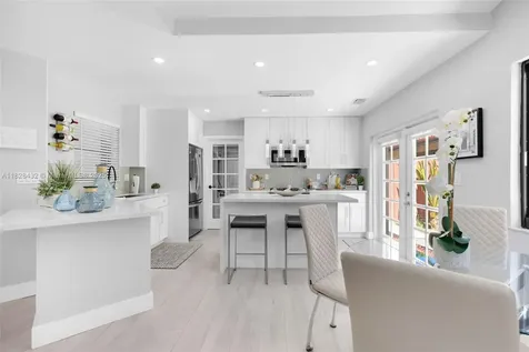 220 SW 113th Terrace Pembroke Pines FL 33025