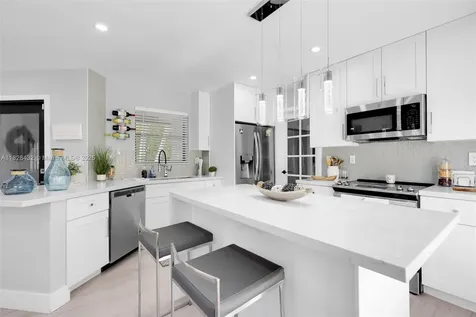 220 SW 113th Terrace Pembroke Pines FL 33025