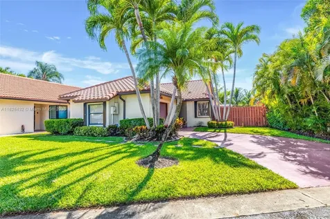 220 SW 113th Terrace Pembroke Pines FL 33025