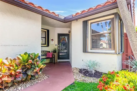 220 SW 113th Terrace Pembroke Pines FL 33025