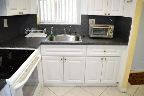 2801 N Pine Island Road Sunrise FL 33322