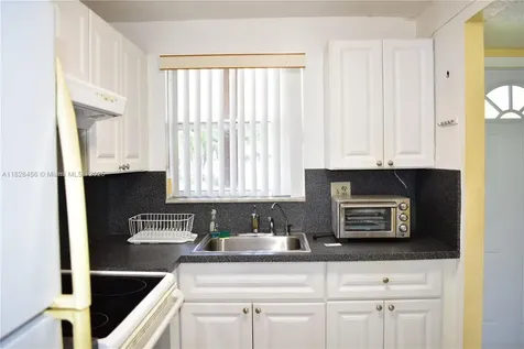 2801 N Pine Island Road Sunrise FL 33322