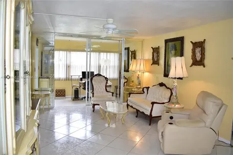 2801 N Pine Island Road Sunrise FL 33322