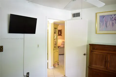 2801 N Pine Island Road Sunrise FL 33322