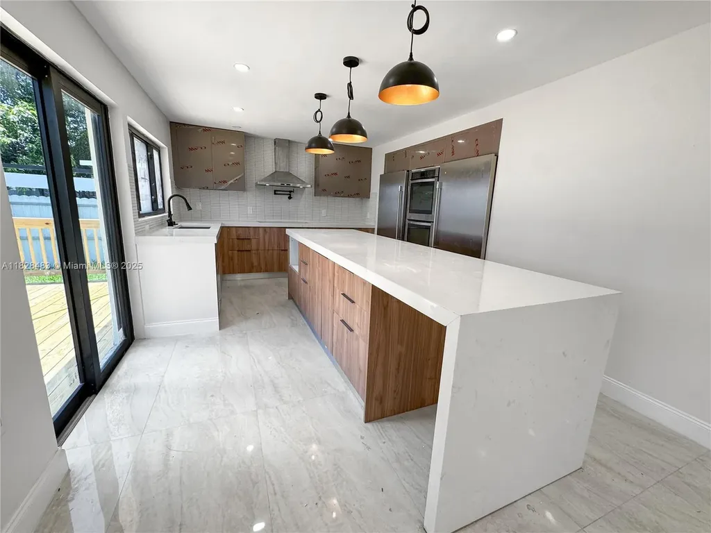 760 NE 163rd Street Miami FL 33162