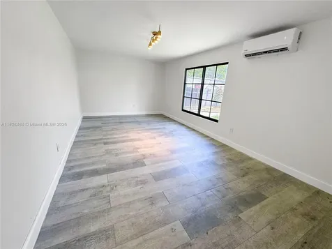 760 NE 163rd Street Miami FL 33162