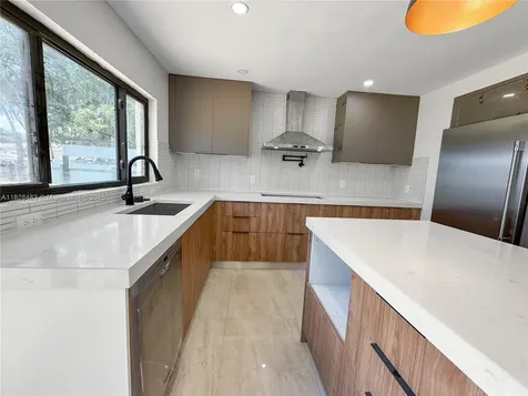760 NE 163rd Street Miami FL 33162