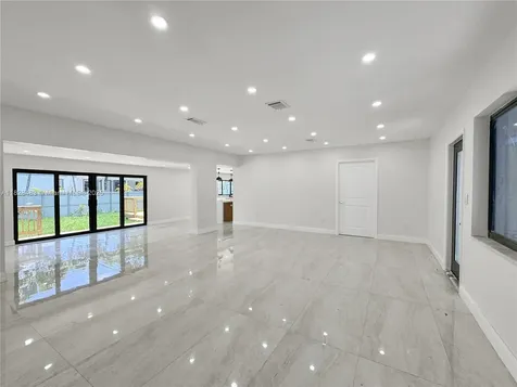 760 NE 163rd Street Miami FL 33162