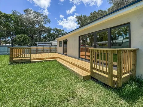 760 NE 163rd Street Miami FL 33162