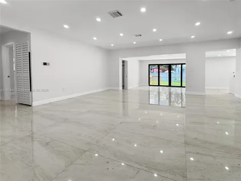 760 NE 163rd Street Miami FL 33162