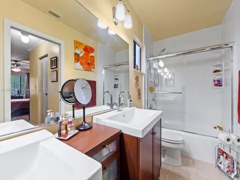 21760 SW 99th Place Cutler Bay FL 33190
