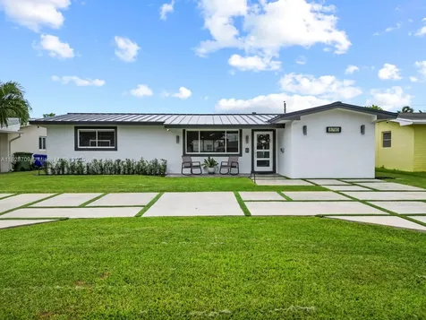 8790 NW 15th Court Pembroke Pines FL 33024