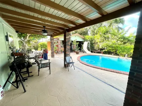 9601 SW 66th Street Miami FL 33173