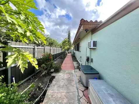 9601 SW 66th Street Miami FL 33173