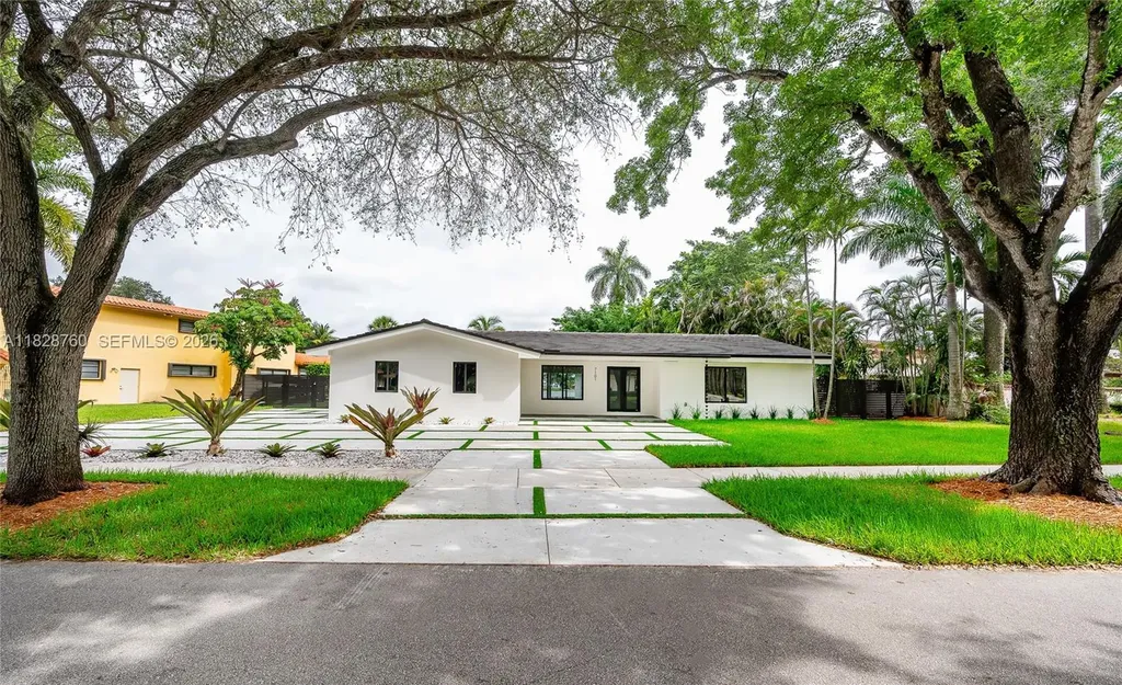 7101 E Troon Circle Miami Lakes FL 33014