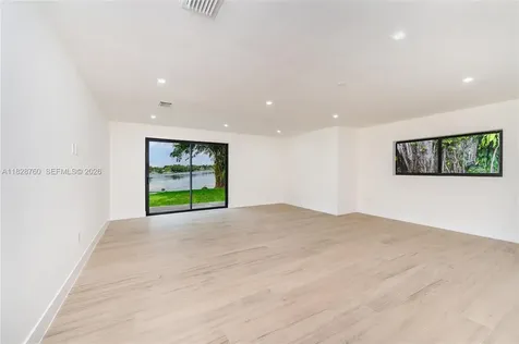 7101 E Troon Circle Miami Lakes FL 33014