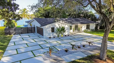 7101 E Troon Circle Miami Lakes FL 33014
