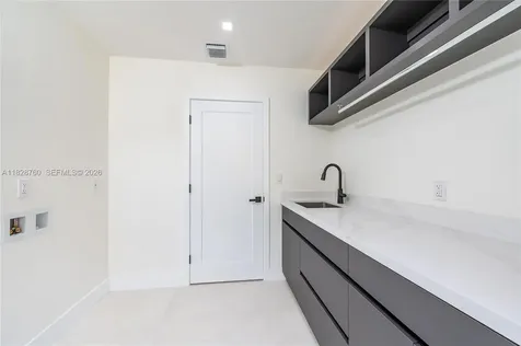 7101 E Troon Circle Miami Lakes FL 33014