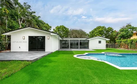 7101 E Troon Circle Miami Lakes FL 33014