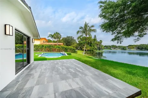 7101 E Troon Circle Miami Lakes FL 33014