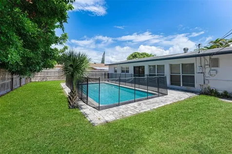 811 Evergreen Drive Lake Park FL 33403