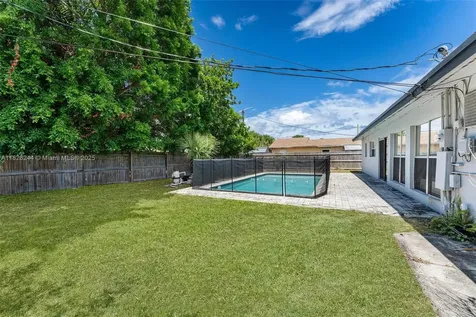 811 Evergreen Drive Lake Park FL 33403