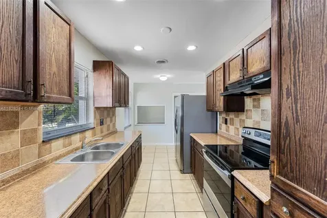 811 Evergreen Drive Lake Park FL 33403