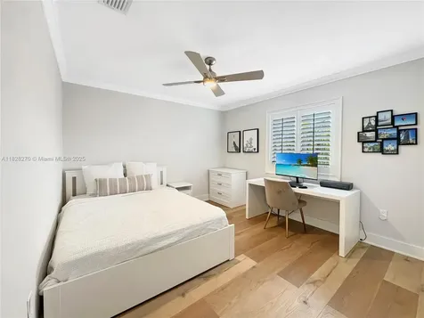 15863 SW 55th Terrace Miami FL 33185