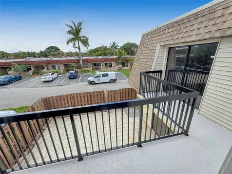 8103 SW 24th Street North Lauderdale FL 33068
