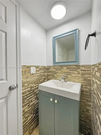 8103 SW 24th Street North Lauderdale FL 33068