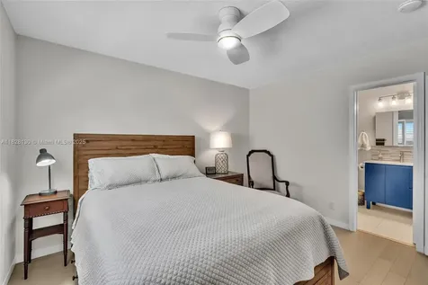 2108 NE 24th Street Wilton Manors FL 33305